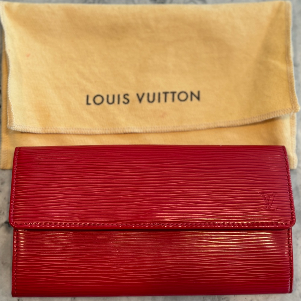 Brand New Louis Vuitton 2012 Epi Leather Dentelle Ludlow